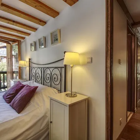 The Old Library Appartement *